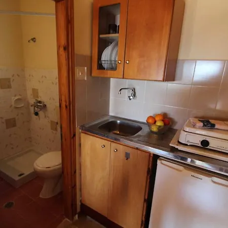 White House Pagoi Agios Georgios Pagon