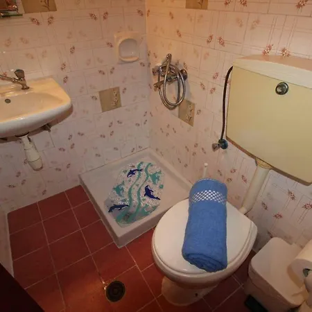 White House Pagoi Apartament *